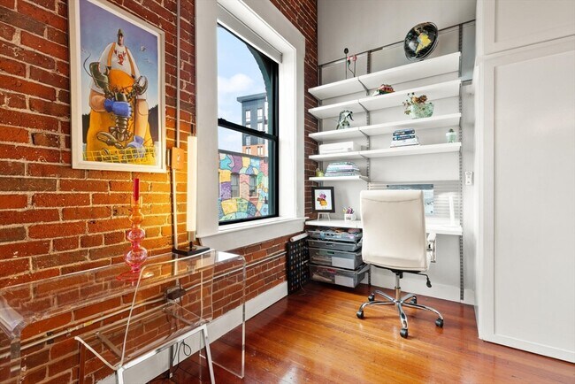 Building Photo - 49 Munroe St