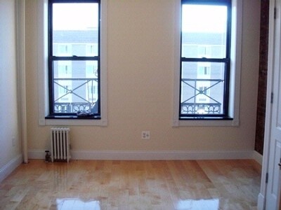 Building Photo - 722 Tenth Avenue