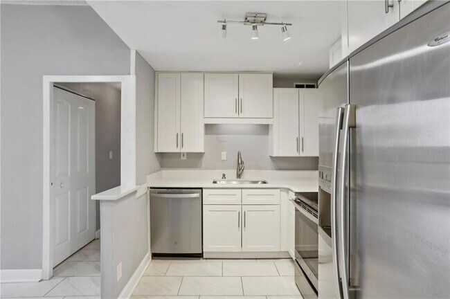 Building Photo - 3060 Pharr Ct N Northwest