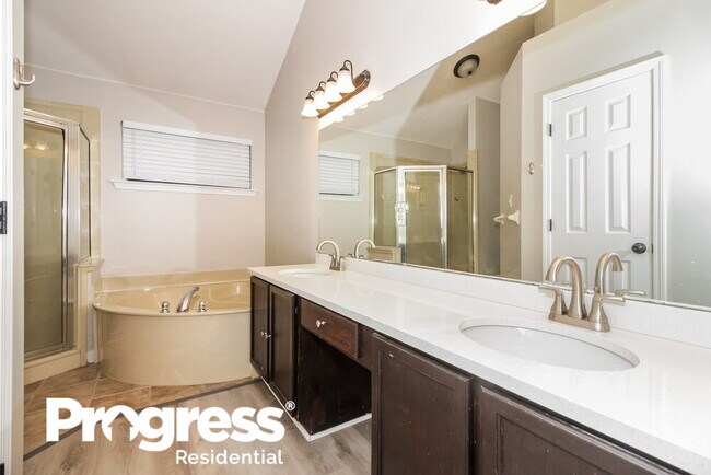 Building Photo - 12600 Hunters Forest Cove