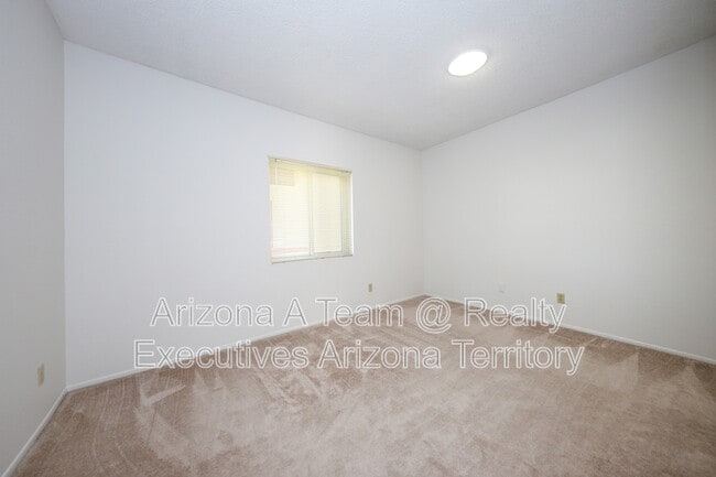 Building Photo - Rivenoak Circle-8178 E.