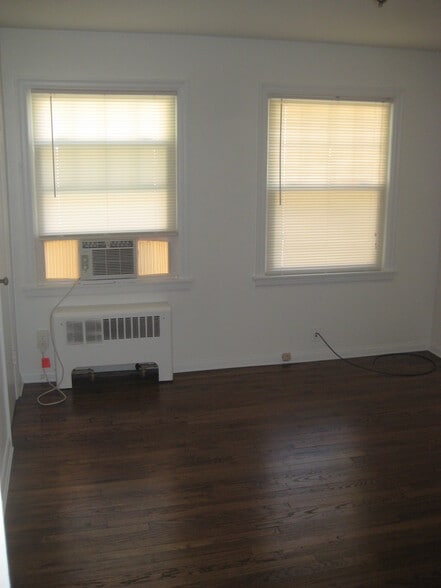 Primary bedroom pic 1 - 5711 Whitney Ave