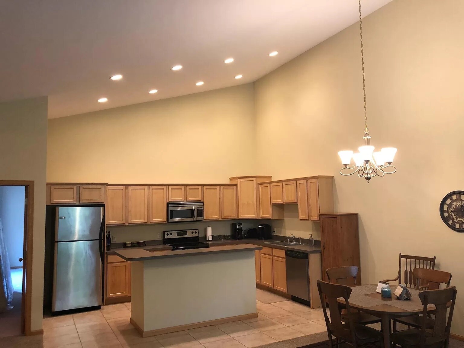 Building Photo - 701 Cherokee Path