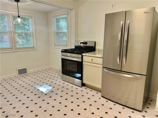 Building Photo - 1855 W 65th St