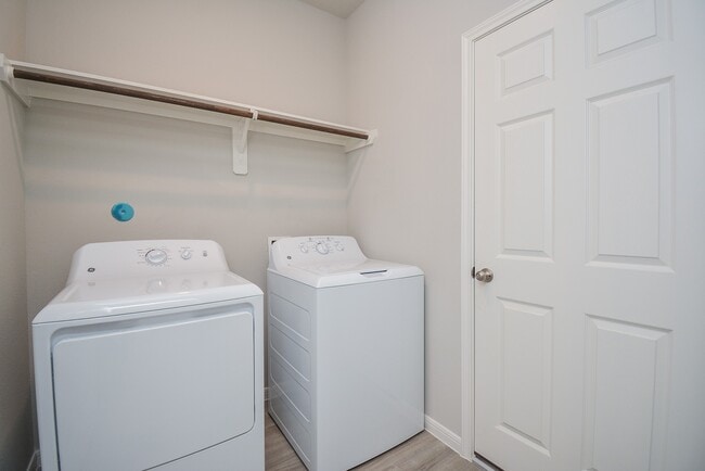 Building Photo - 27326 Grey Fox Run