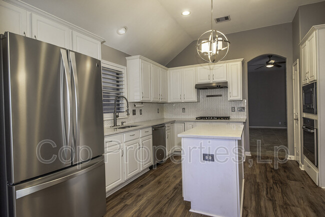 Building Photo - 1926 Simpson Trail