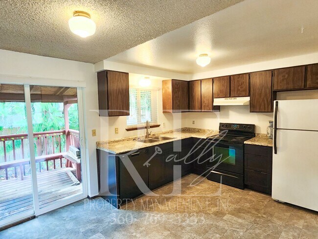 Building Photo - Spacious Living With Extra Comfort: Bonus Room & Expansive Yard