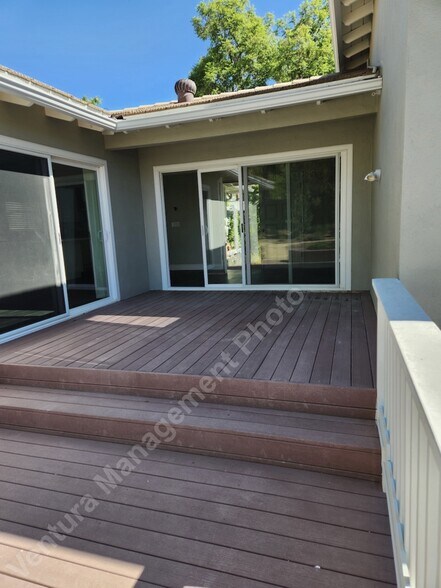 Building Photo - 5515 Lake Lindero Dr