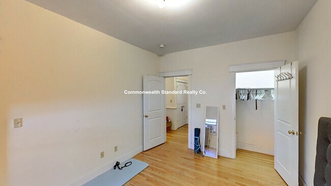 Building Photo - 27 Glenville Ave