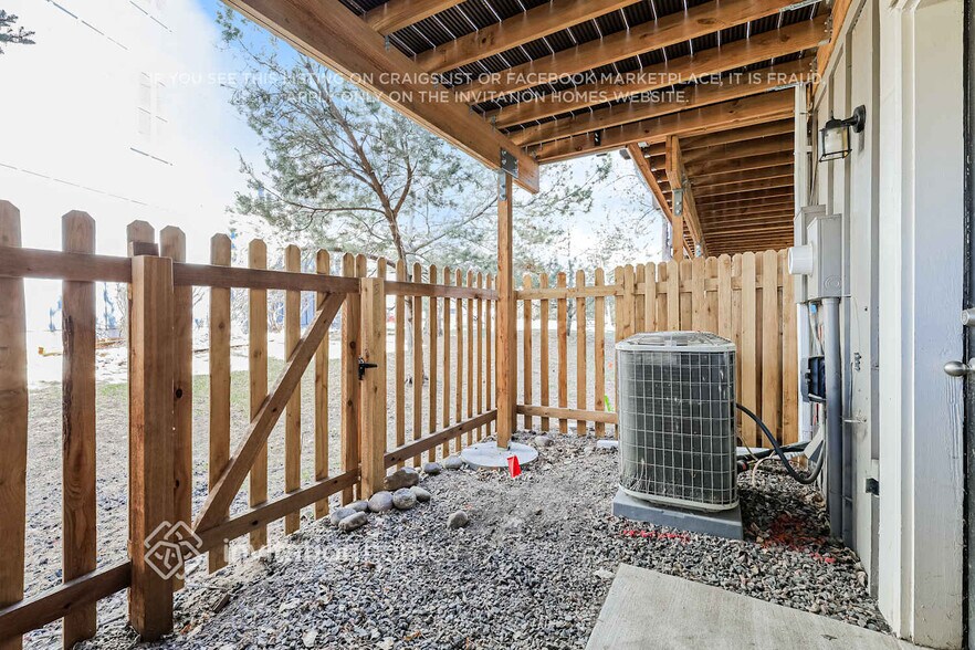 Building Photo - 11812 E Kepner Dr