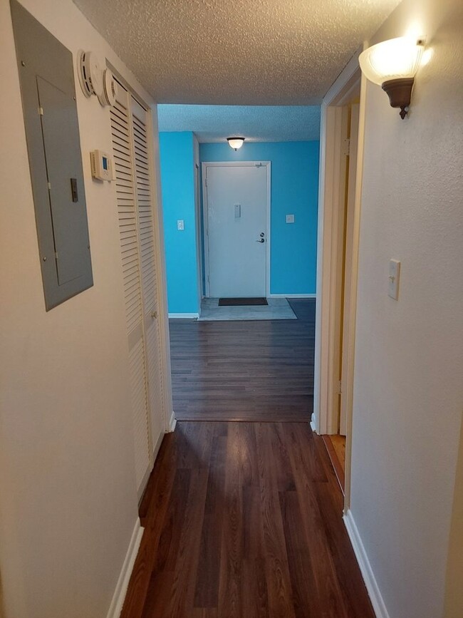 Building Photo - Charming and spacious 1BR Condo in the hea...