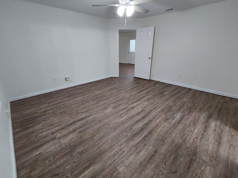 Building Photo - 15143 Deer Creek Dr