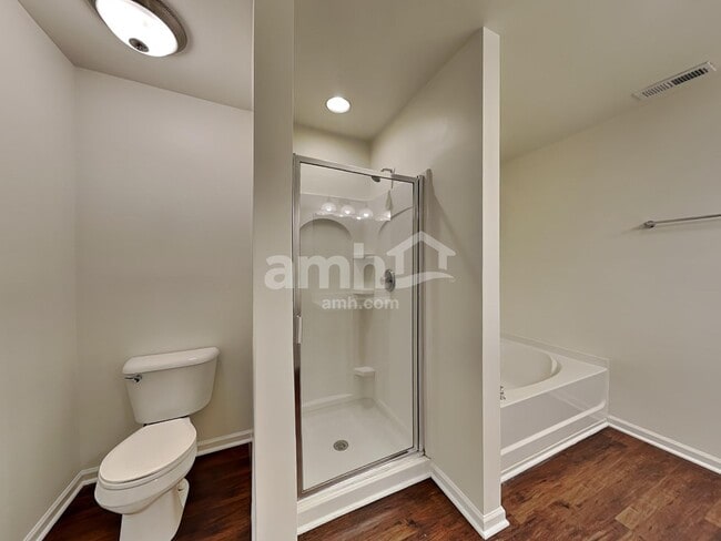 Building Photo - 3904 Edgewood Terrace Rd