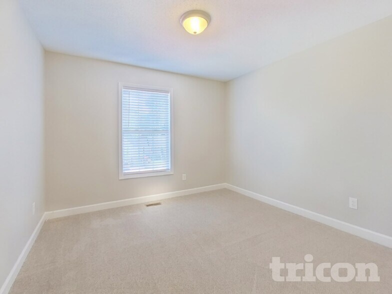 Building Photo - 89 Delane Dr