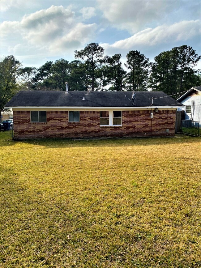 Building Photo - 508 Hickory St