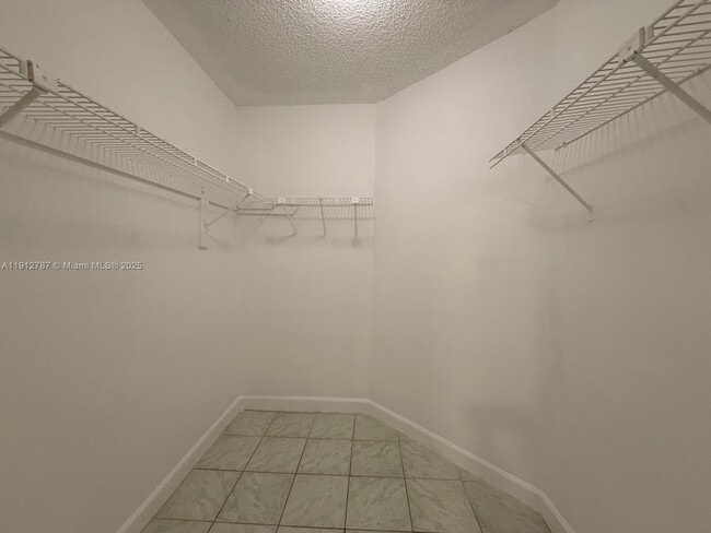 Building Photo - 3321 Ivy Way