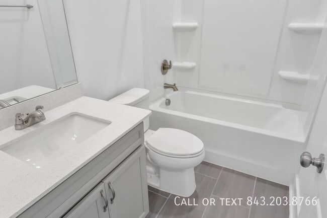 Building Photo - 507 Sound Dr