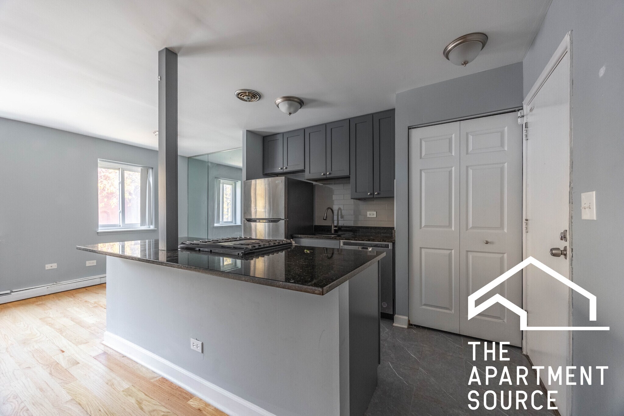 Building Photo - 3801 N Pine Grove Ave