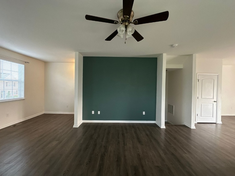 Building Photo - 309 Magellan Dr