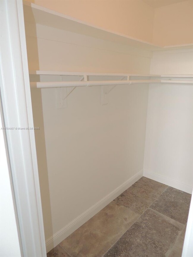 Building Photo - 1455 N Treasure Dr