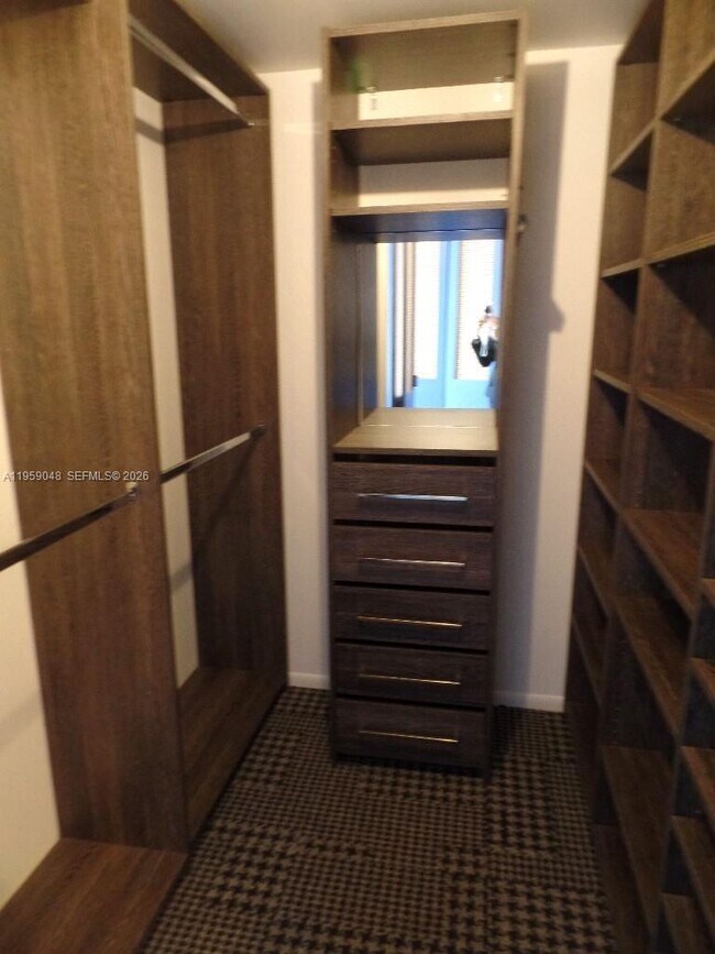 Building Photo - 6770 Indian Creek Dr