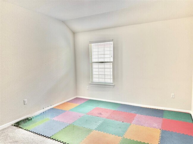 Building Photo - 9809 Betulla Dr