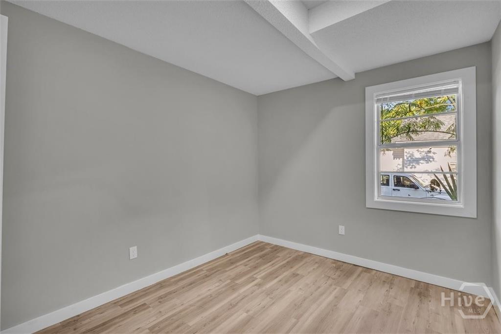 Building Photo - 832 W 44th St