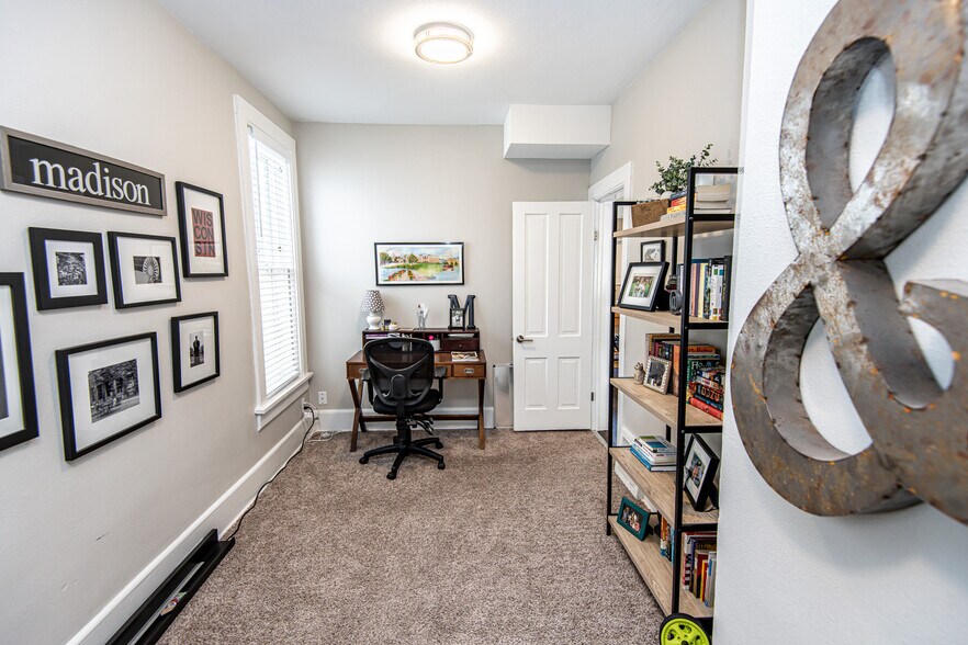 Building Photo - 1014 E Pearson St