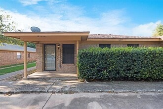 Building Photo - 619 Race St