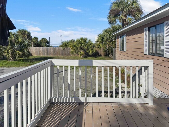 Building Photo - 276 Daffin Pl