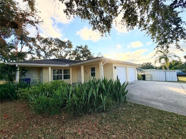 Building Photo - 1020 2nd Ave NW