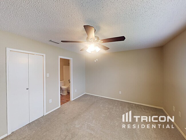 Building Photo - 1015 Cedar Run Dr