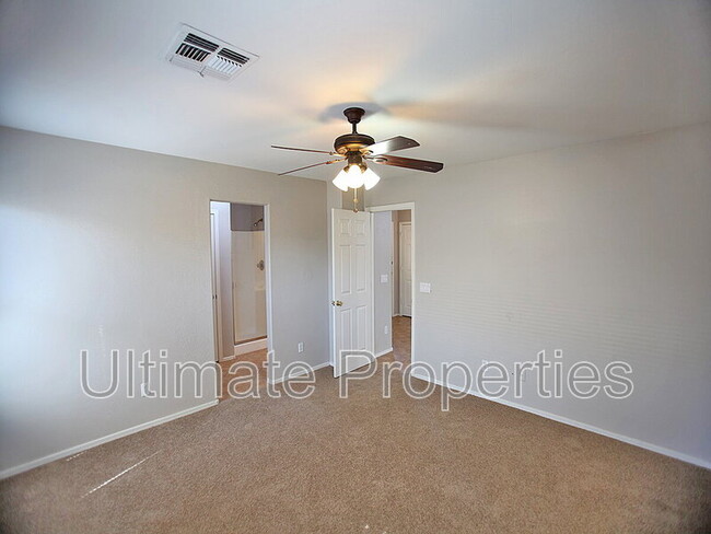 Building Photo - 12511 N 121st Dr