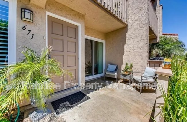 Building Photo - 671 Ascot Dr