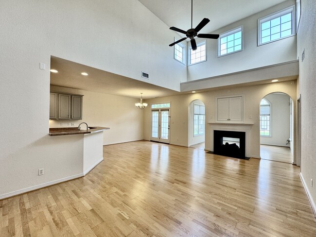 Building Photo - 3-Bedoom 1-Story Condo In Eagle Pointe! St...