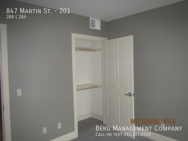Building Photo - 847 Martin St
