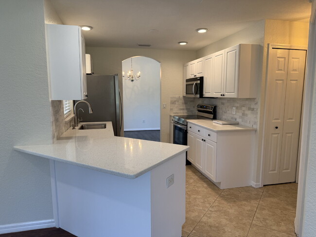 Building Photo - "3-Bedroom North Port Home!"