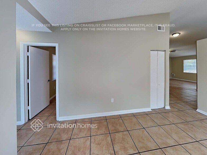 Building Photo - 13960 Beechwood Ct