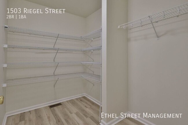 Building Photo - 1503 Riegel St
