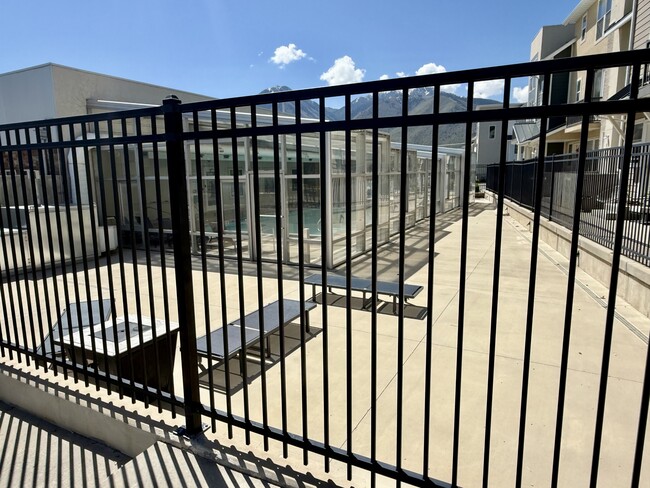 Building Photo - 1063 S 2760 E