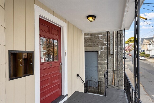 Building Photo - 54 Bonair St