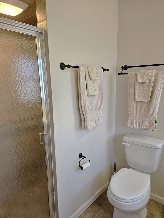 Building Photo - Seasonal Short-Term Single-Family Heated Pool Home located in Venice Gardens!