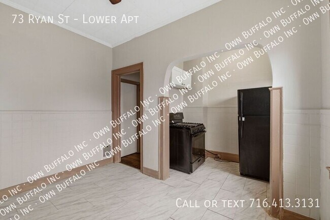 Building Photo - 73 Ryan St