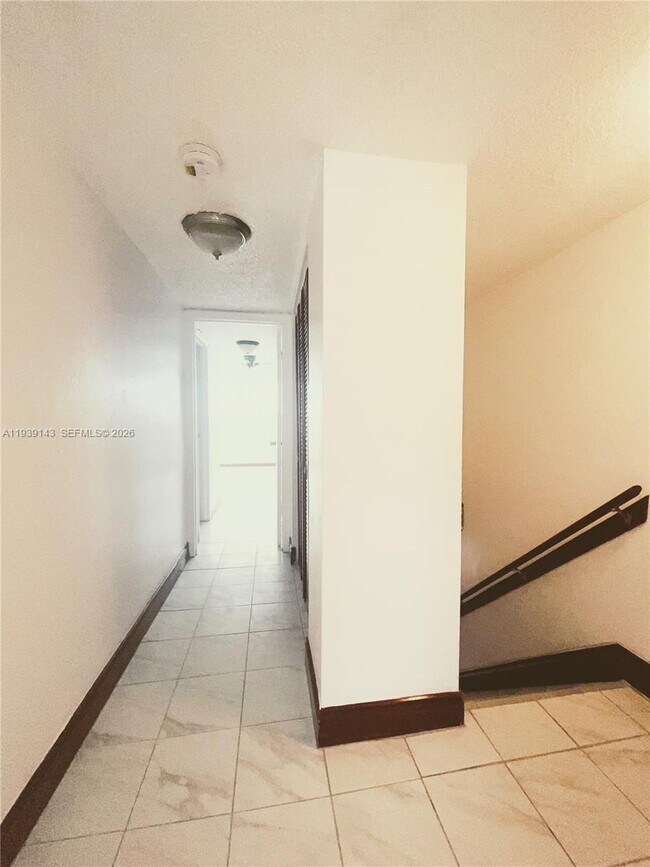 Building Photo - 840 SW 105th Ave