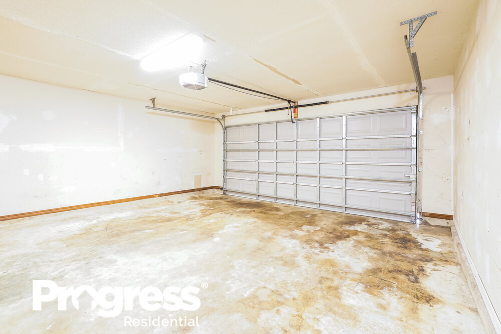 Building Photo - 1855 Sherwood Dr