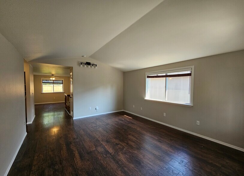 Building Photo - 10307 59th Dr NE