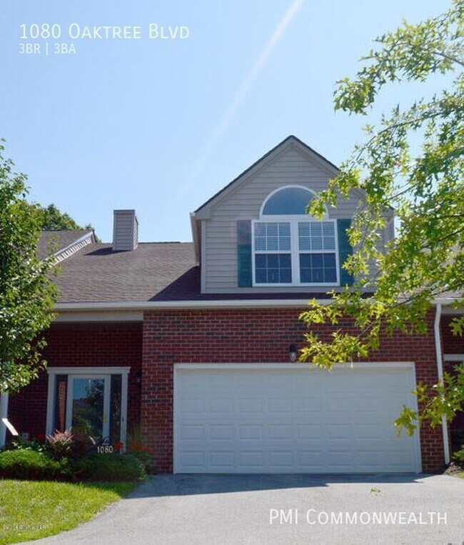 3 Bed / 2.5 Bath Townhouse (Available 2/1/24) 1080 Oak Tree Blvd NW