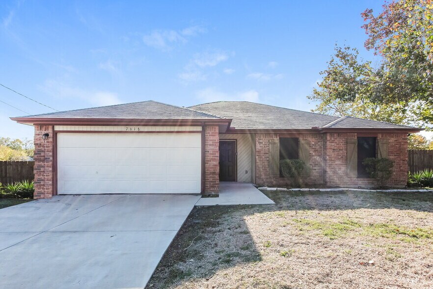 Primary Photo - 7618 Creek Wood Dr
