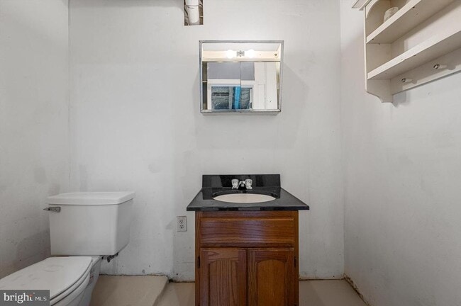 Building Photo - 813 Leeds Manor Ln