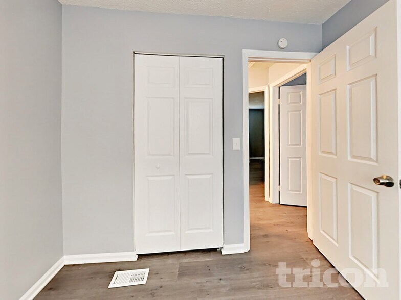 Building Photo - 111 Woodspur Rd